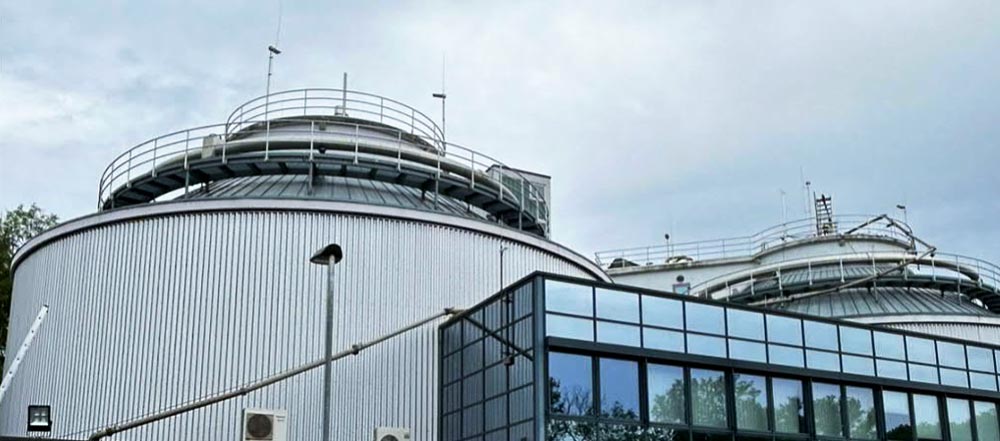 Außenansicht vom Faulturm im Gruppenklärwerk Ditzingen.