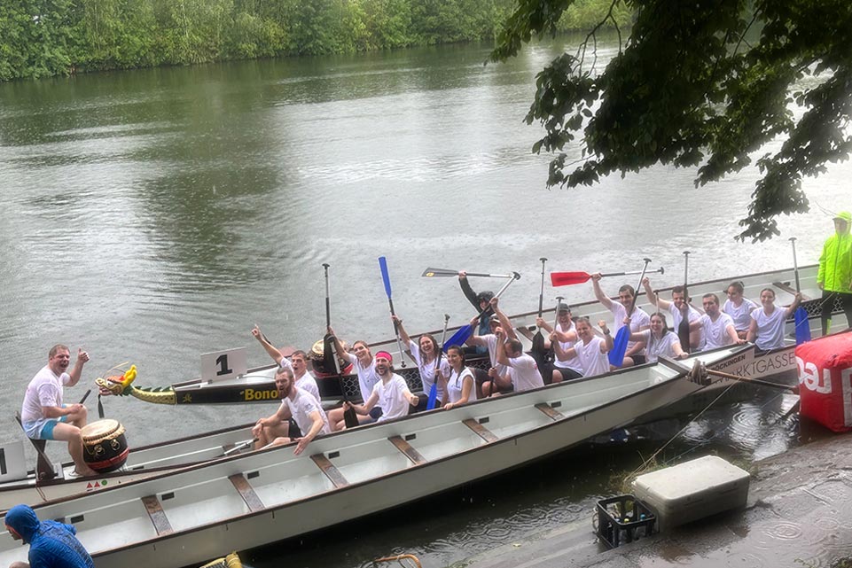 Das Tiefbauamt und die Stadtentwässerung Stuttgart waren dieses Jahr wieder beim Drachenbootrennen mit zwei Booten am Start.